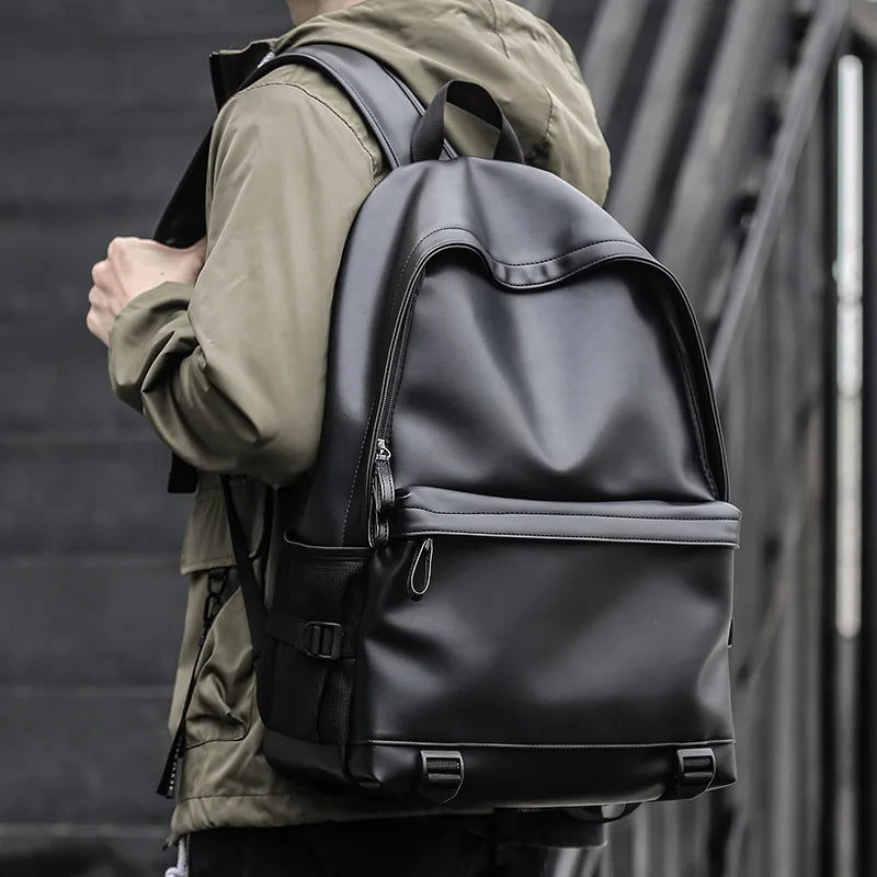 High-Quality Leather Men’s Backpack for 15.6" Laptop – Stylish and Durable for School and Leisure