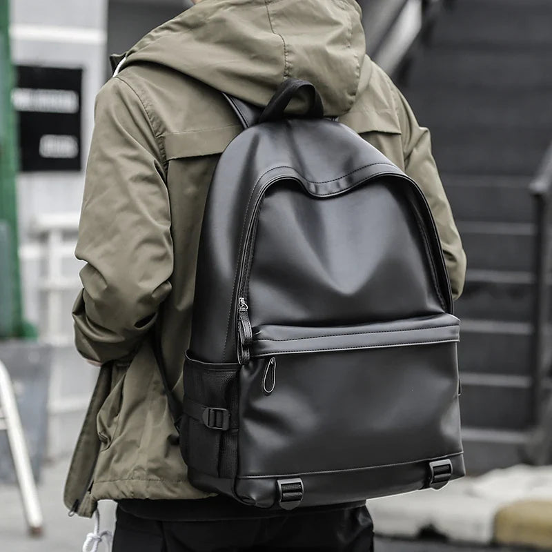High-Quality Leather Men’s Backpack for 15.6" Laptop – Stylish and Durable for School and Leisure