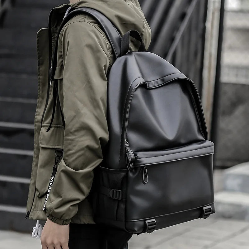 High-Quality Leather Men’s Backpack for 15.6" Laptop – Stylish and Durable for School and Leisure