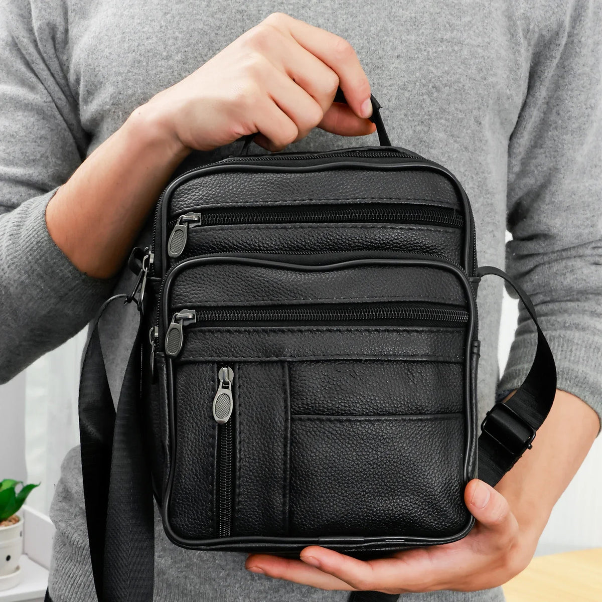 Men’s Leather Messenger Bag – Compact, Spacious, and Versatile for Business and Leisure